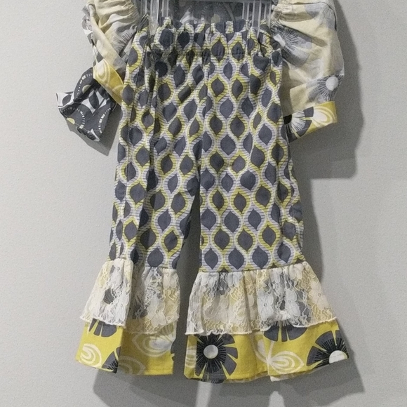 Baxter and Beatrice two piece set size 2T - Picture 3 of 3